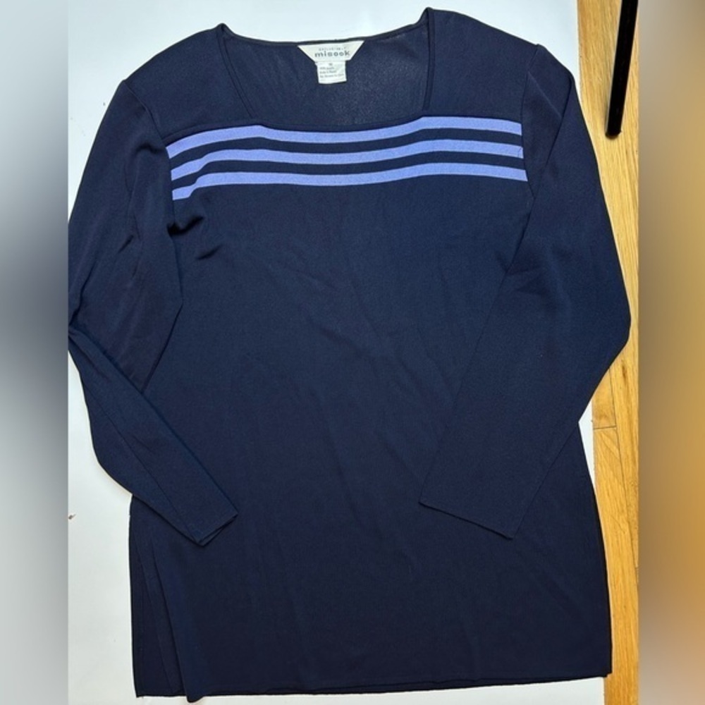 Exclusively Misook square neck long sleeve shirt sz M